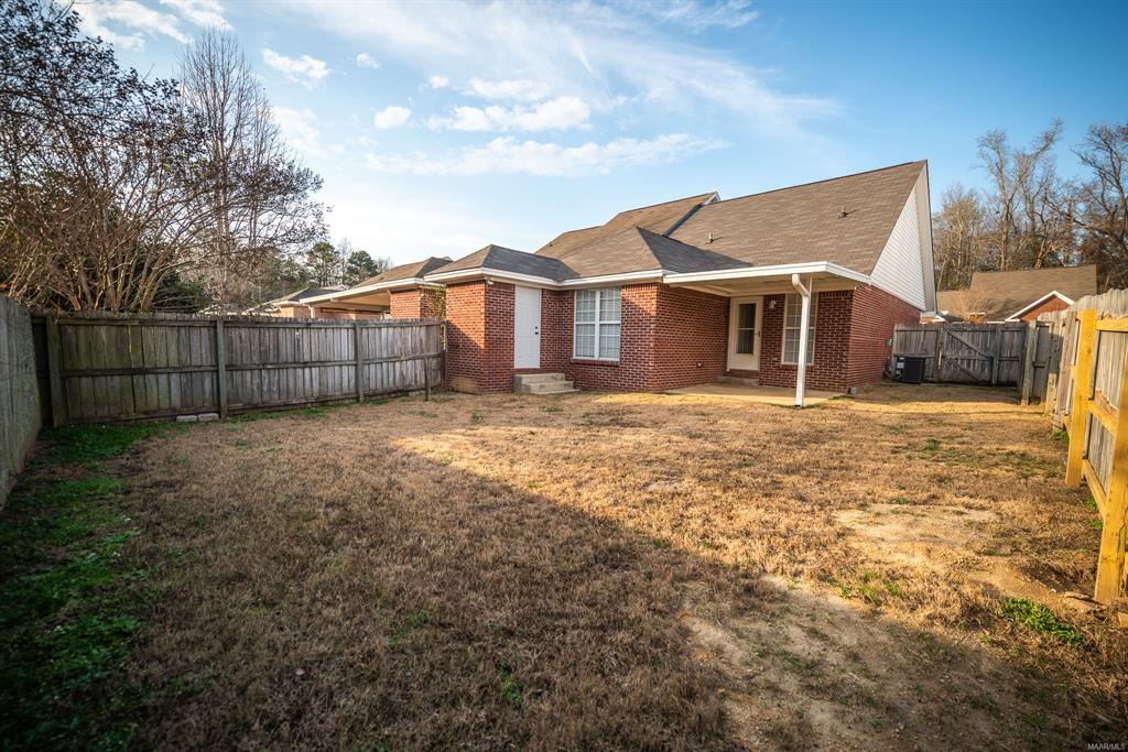 Building Photo - 325 James Dr