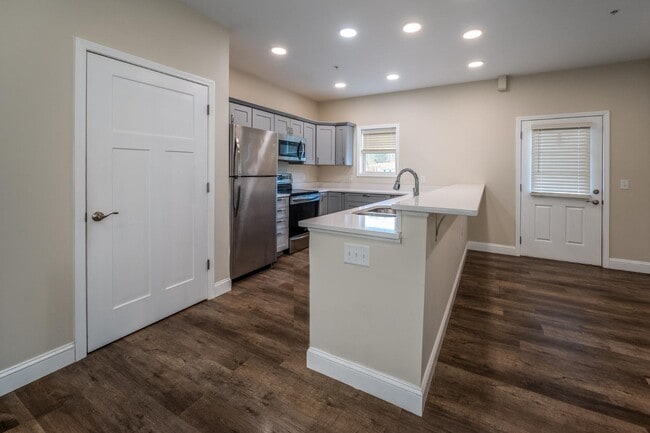 Building Photo - 71 Maple Grove Ln