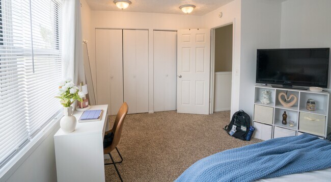 Building Photo - 716 Alton Rd