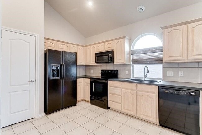 Building Photo - 2612 Evening Shade Dr