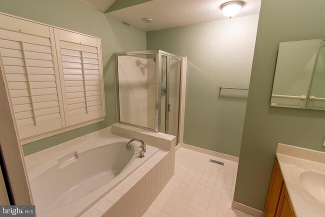 Building Photo - 11970 Thurloe Dr