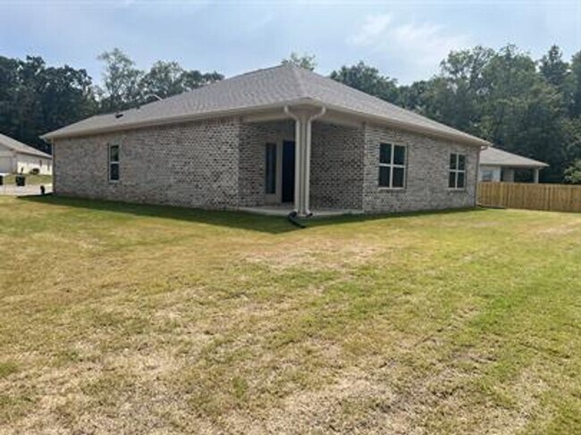 Building Photo - 102 High Leaf Dr