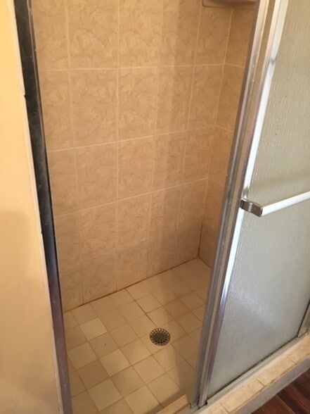 master bathroom shower - 2391 NW 89th Dr