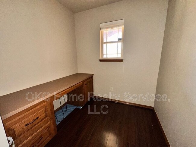 Building Photo - 13201 SW 2nd Terrace