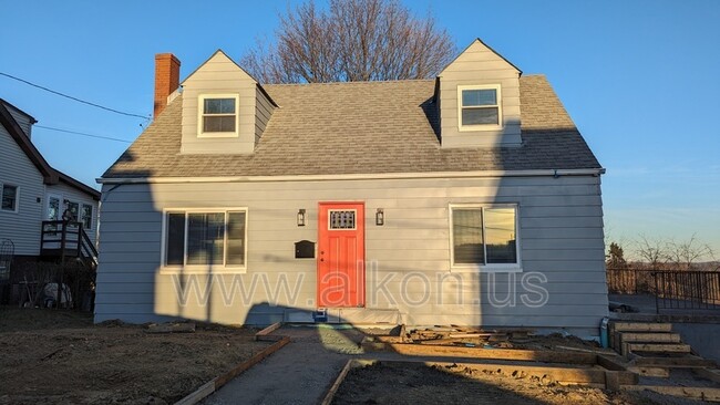 Primary Photo - 2710 Houston St