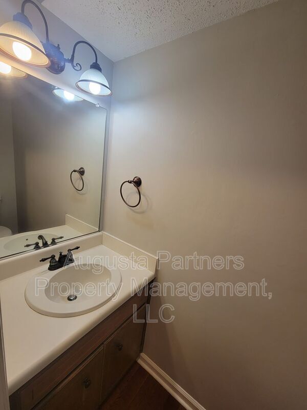 Building Photo - 157 Moss Creek Dr