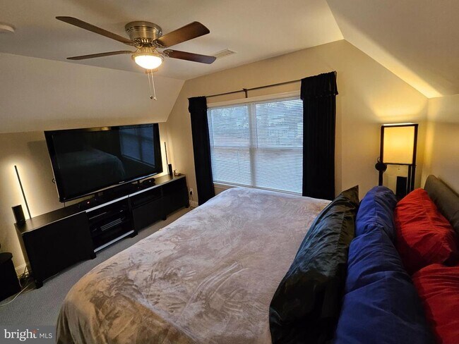 Building Photo - 404 W Wayne Ave