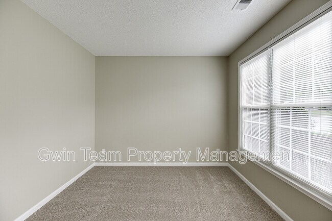 Building Photo - 305 Leatherman Ct