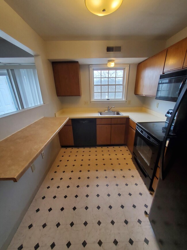 Building Photo - 620 Manatawny St