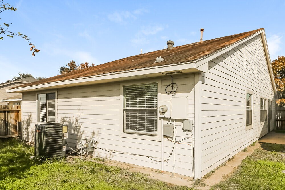 Building Photo - 7105 Haven Creek Dr