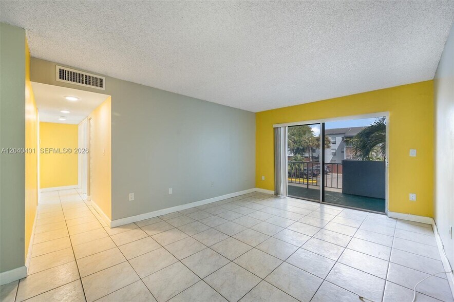 Building Photo - 1725 W 60th St