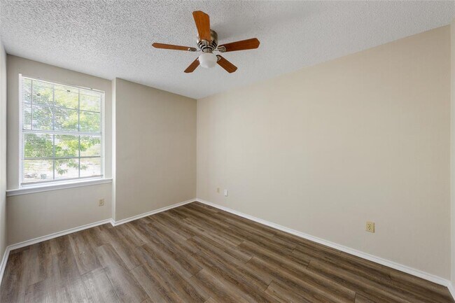 Building Photo - 1717 Parkfield Cove