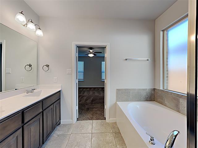 Building Photo - 9113 Golden Hollow Ln