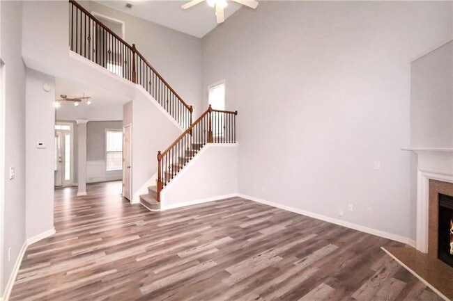 Building Photo - 2389 White Alder Dr NE