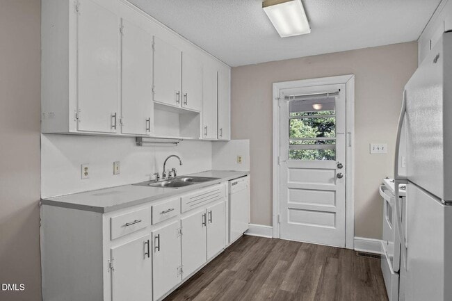 Building Photo - 204 W McNeill St