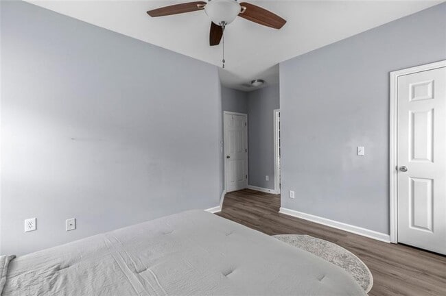 Building Photo - 208 Victoria Ln