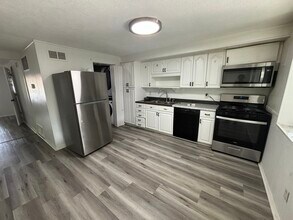 Building Photo - 4 bedroom townhouse Dundalk