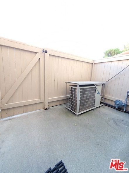 Building Photo - 3508 Del Amo Blvd