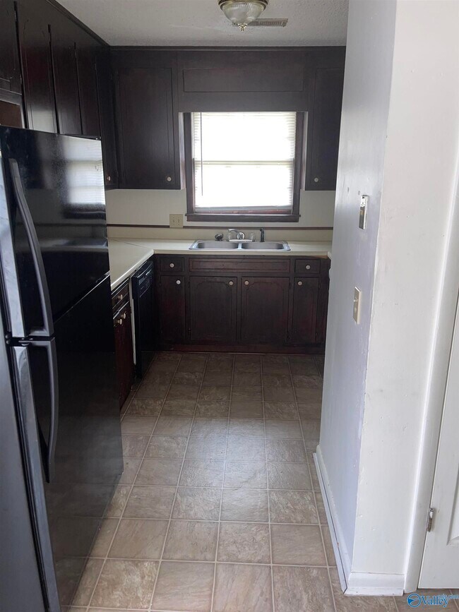 Building Photo - 6209 Friar Tuck Dr NW