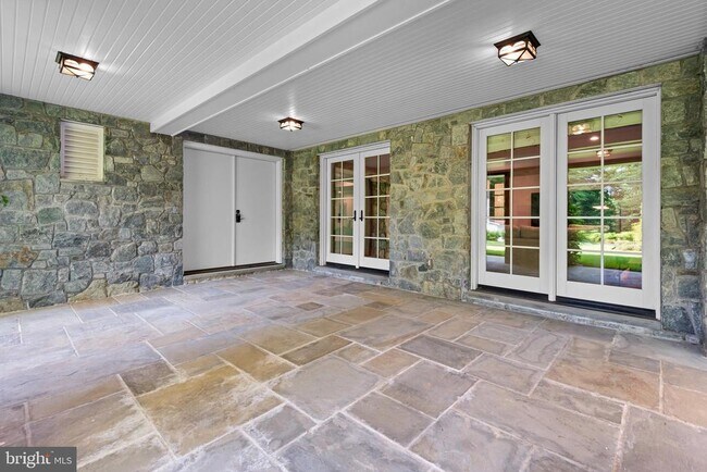 Building Photo - 5600 Brite Dr