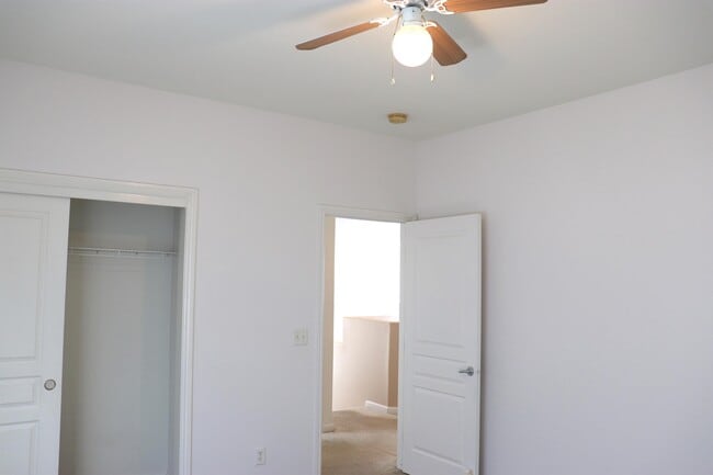 Building Photo - 2346 E Early Ave