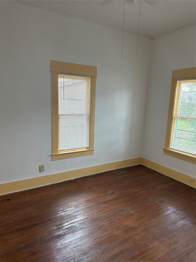 Building Photo - 4621 Davenport St