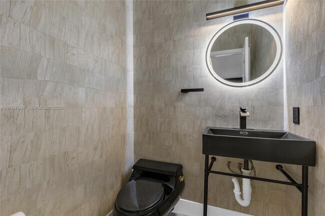 Building Photo - 13540 SW 98th Ct