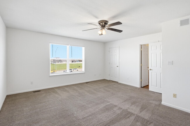 Building Photo - 2401 Northampton Dr