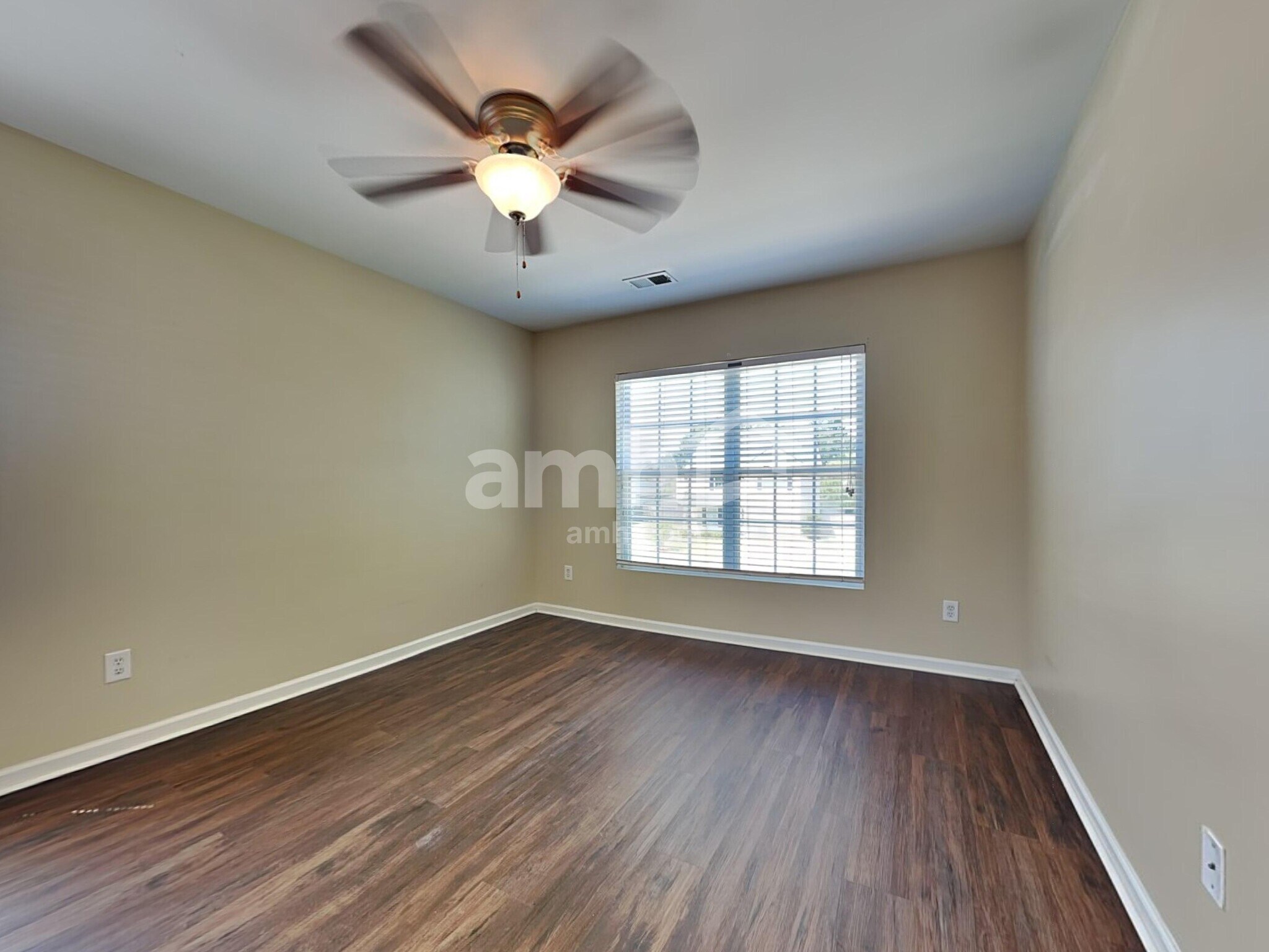 Building Photo - 409 Lakewind Dr