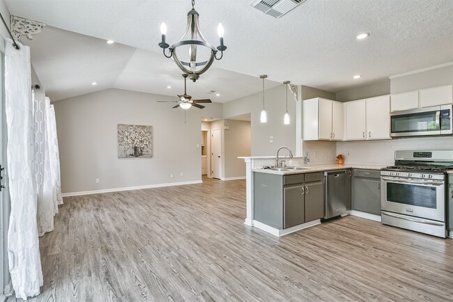 Building Photo - 5703 Alpine Heights Dr