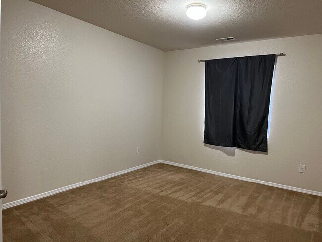 Building Photo - Very Nice 4-Bdrm Rancher in Meridian Ranch