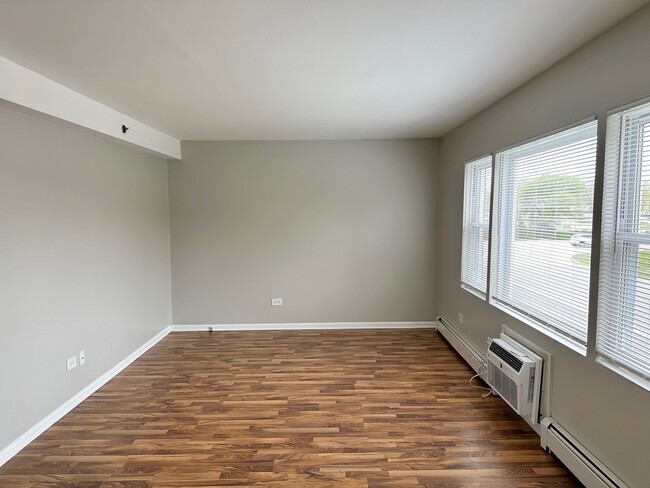 Building Photo - 8635 84th Ct