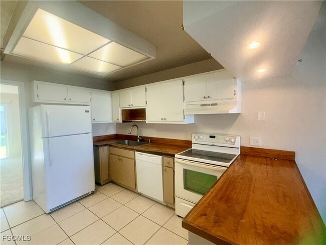 Building Photo - 3417 SW Santa Barbara Pl