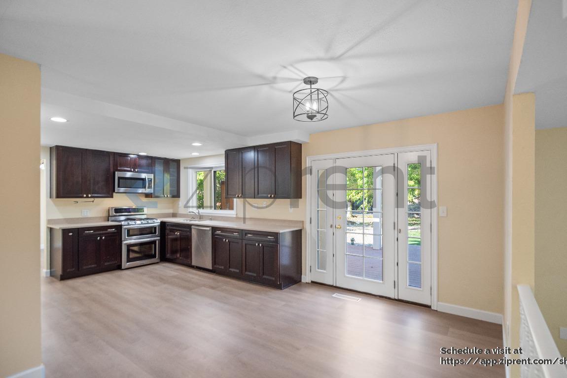 Building Photo - 15 Malibu Ct