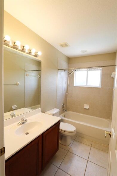 Building Photo - 9018 Pinebreeze Dr