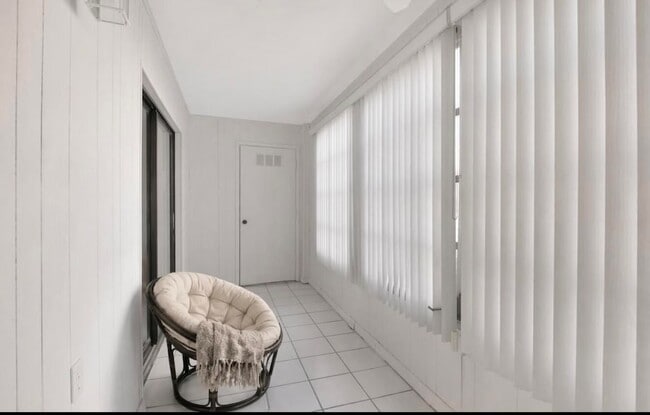 Building Photo - 106 Piedmont Way