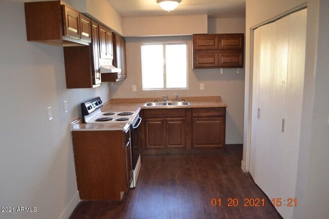 Building Photo - Nice 2 bedroom 2 bath apartment in Apache ...