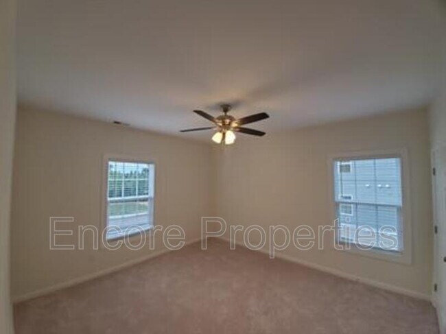 Building Photo - 2608 Pennoak Ln