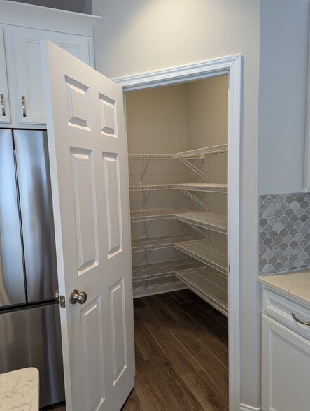 Kitchen Pantry - 5689 Ohio Trl