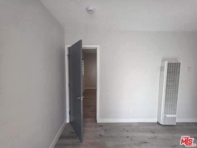 Building Photo - 1505 Cochran Ave