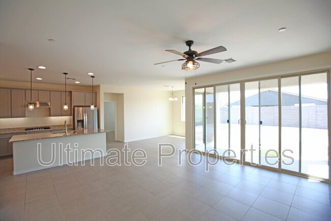Building Photo - 13251 W Dale Ln