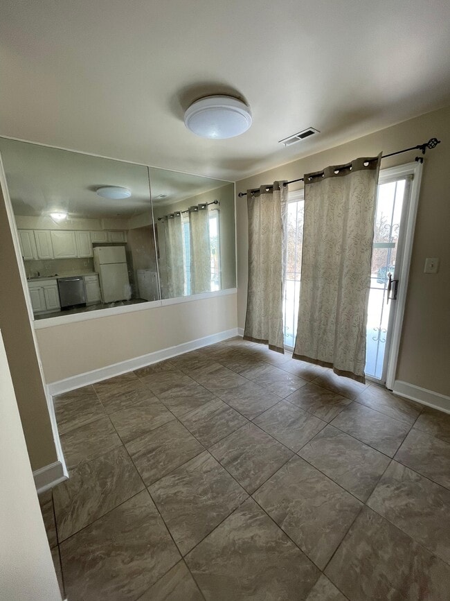 Building Photo - Hallam Court