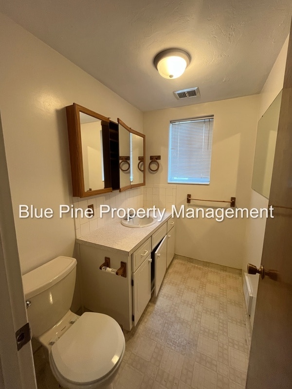 Building Photo - 1570 12th St