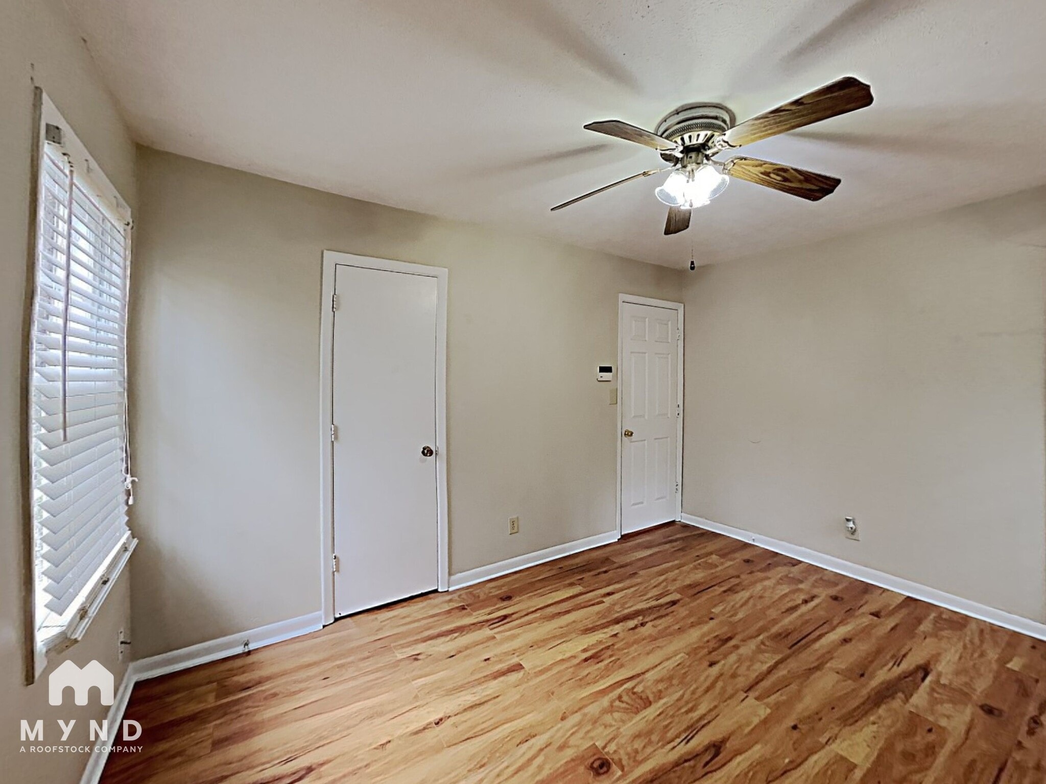 Building Photo - 2570 Rolling View Dr