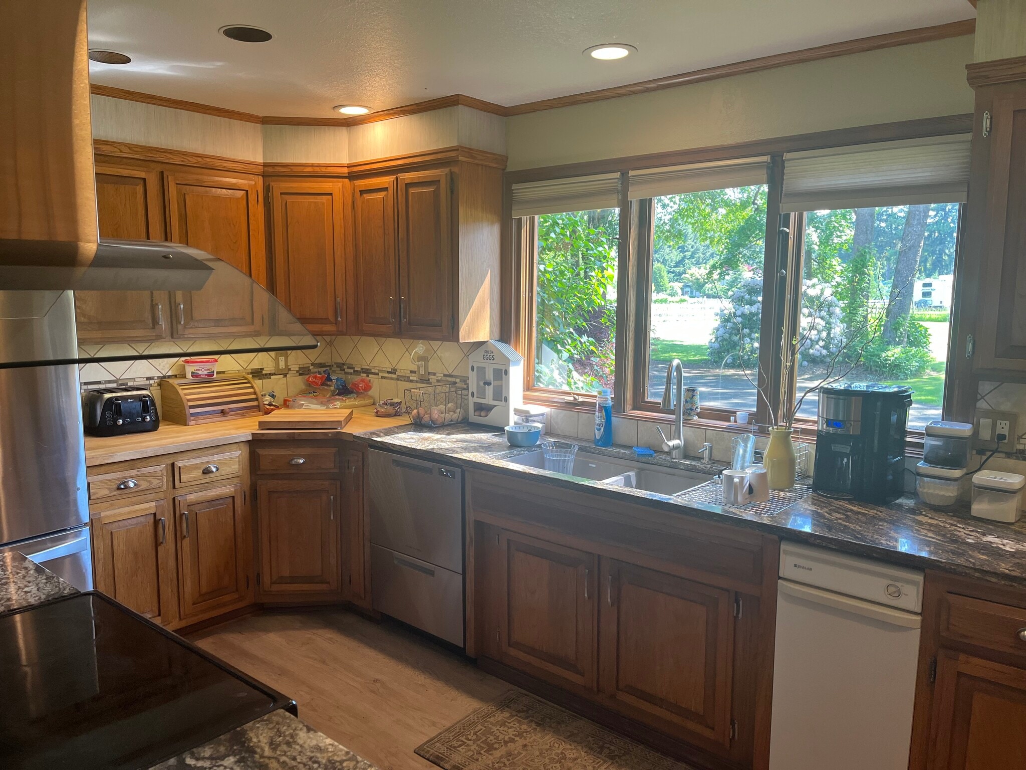 Kitchen - 2961 Harrison Ave