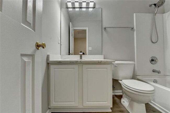 Building Photo - 4061 Howell Park Rd