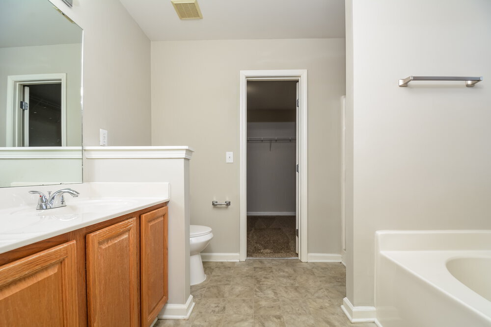 Building Photo - 295 Stobhill Ln