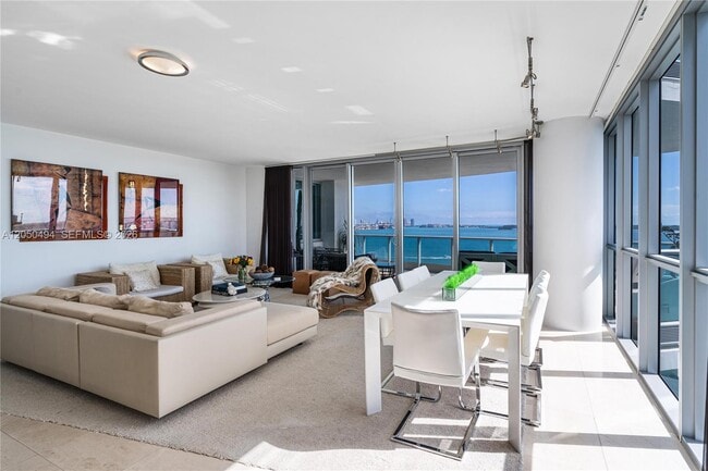Building Photo - 1331 Brickell Bay Dr