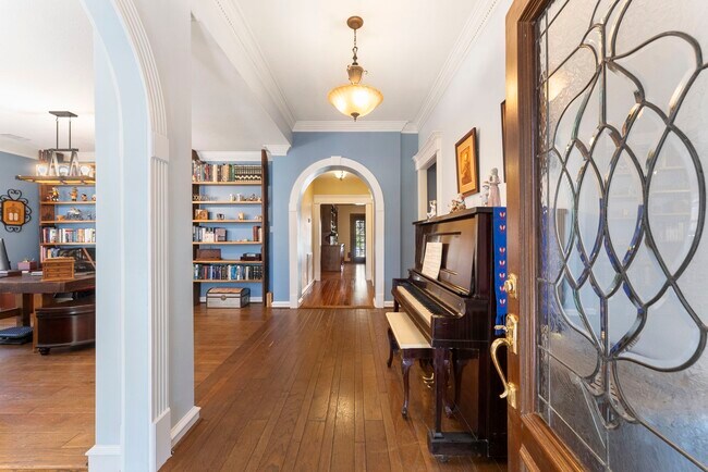 Building Photo - 11 Hornsilver Pl