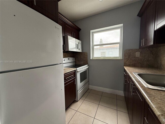 Building Photo - 2311 NW 15th St